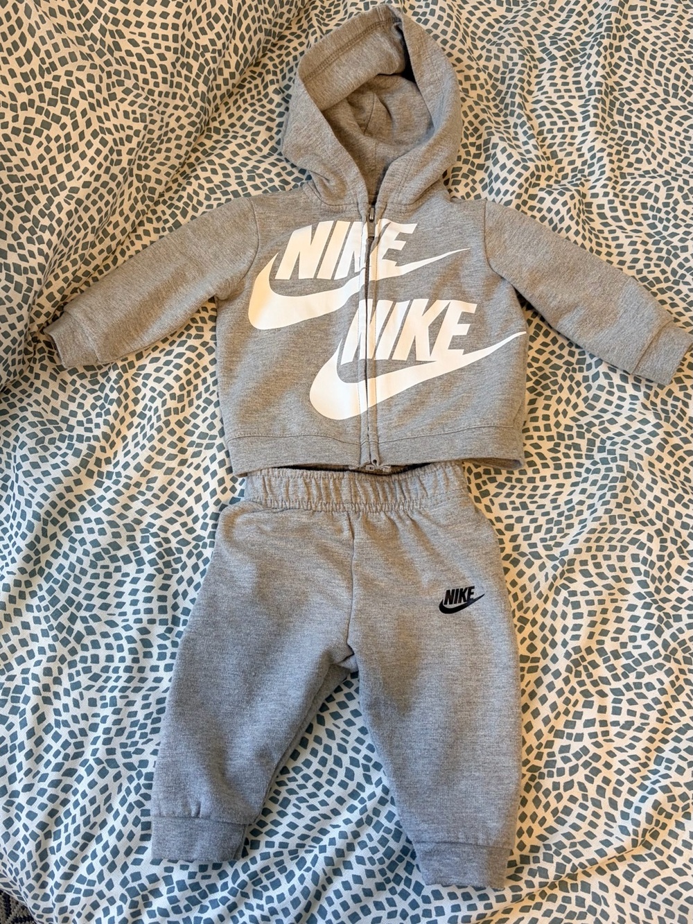 Nike 2 Piece Grey Sweatset Size 6m